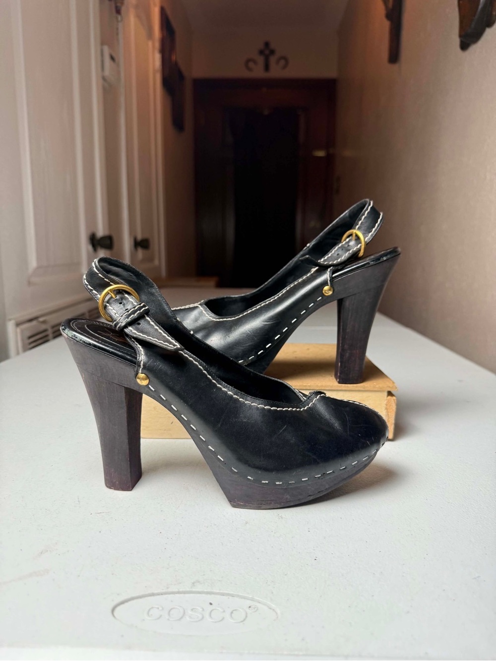 Damage YSL Leather mules & clogs Yves Saint Laurent Sz 40 / US 10 Missing lid